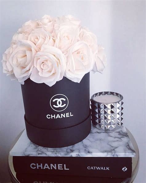 Chanel Hatbox Flower 